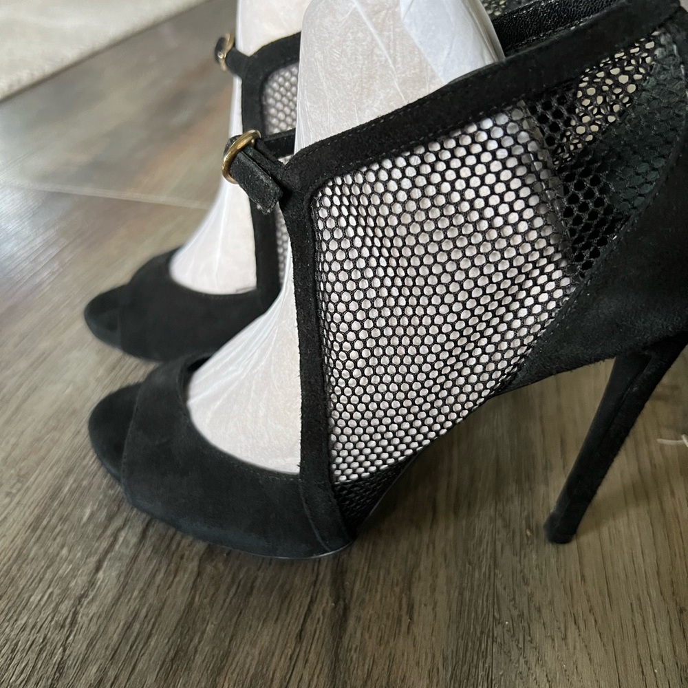 Stride black suede with lace.